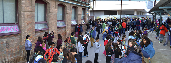 A Sants-Montjuïc, conreem educació